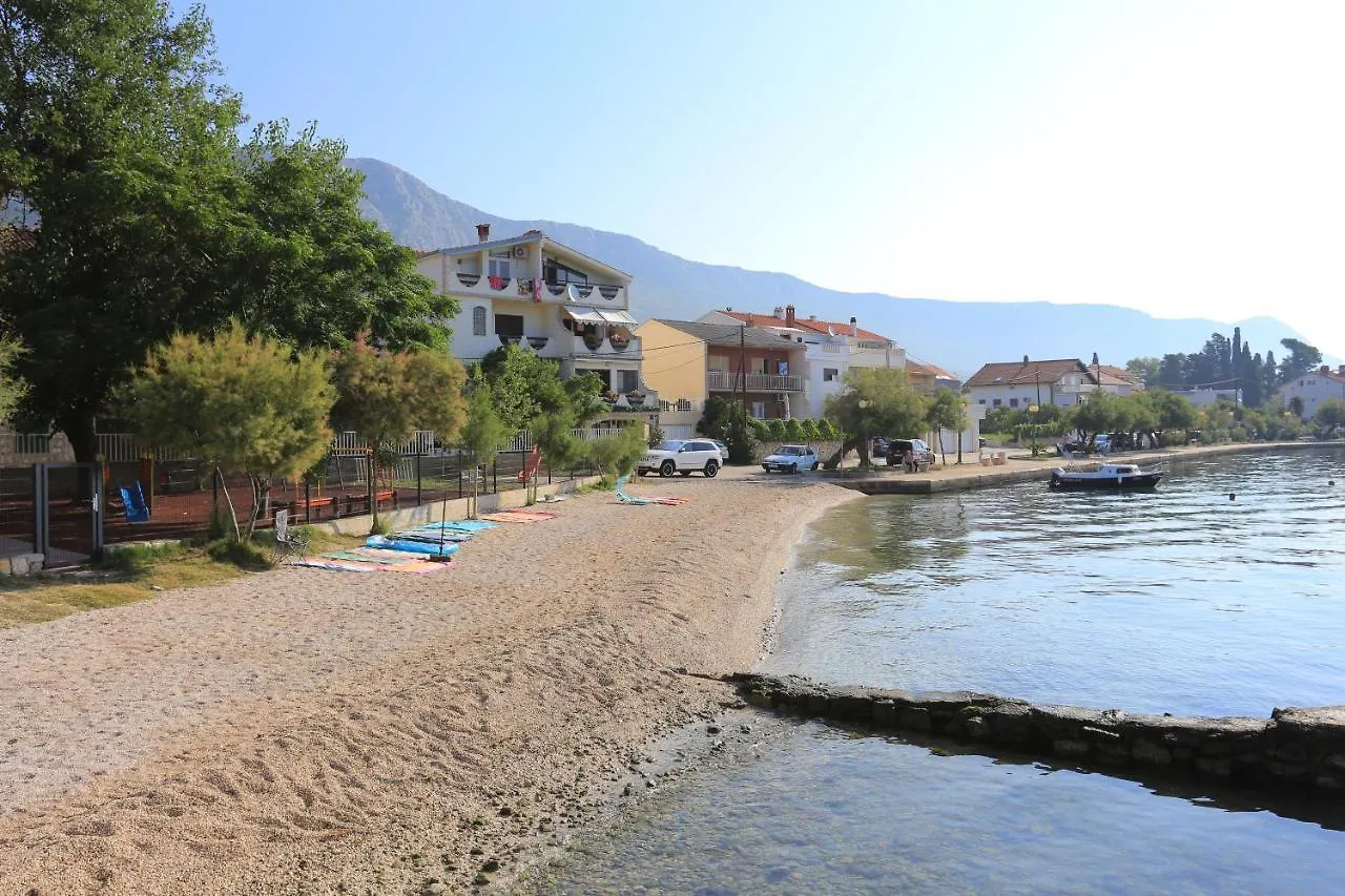Family Friendly Apartments With A Swimming Pool Kastel Kambelovac, Kastela - 18117