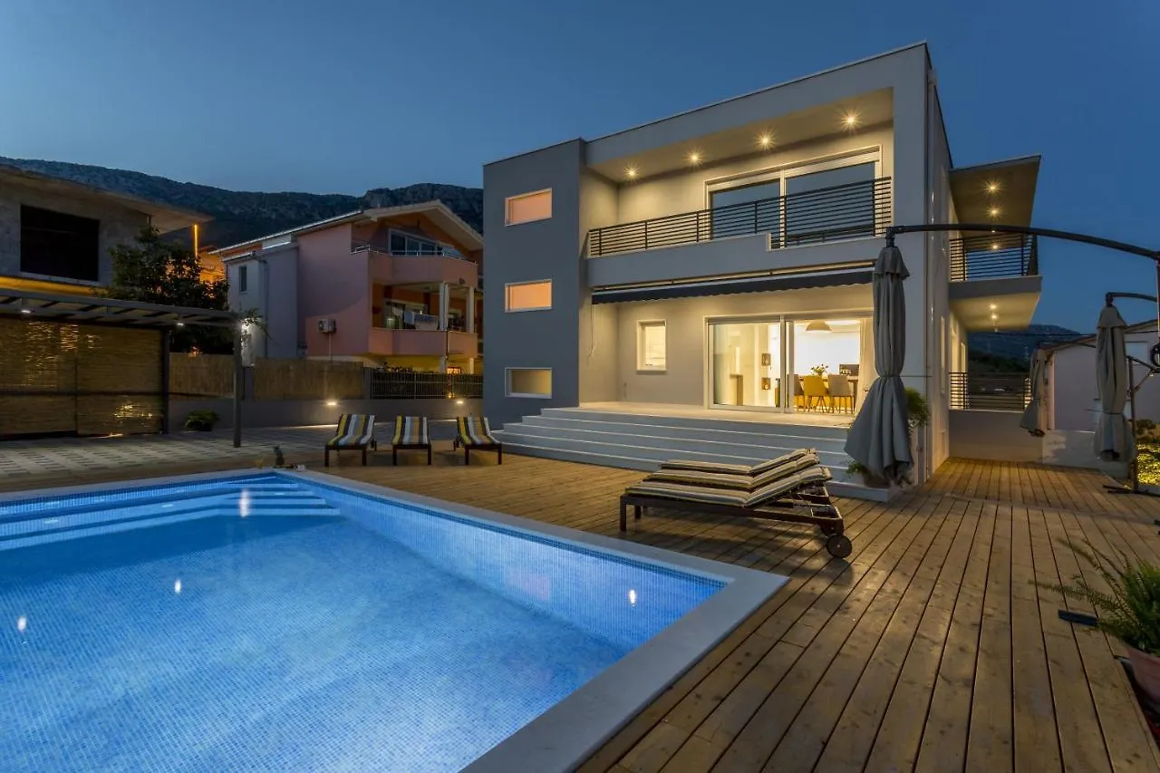 Family Friendly Apartments With A Swimming Pool Kastel Kambelovac, Kastela - 18117