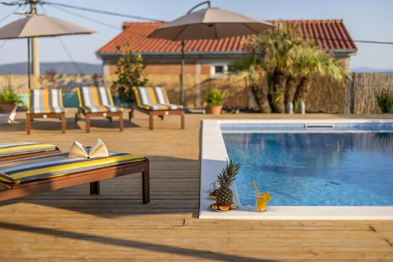 Family Friendly Apartments With A Swimming Pool Kastel Kambelovac, Kastela - 18117