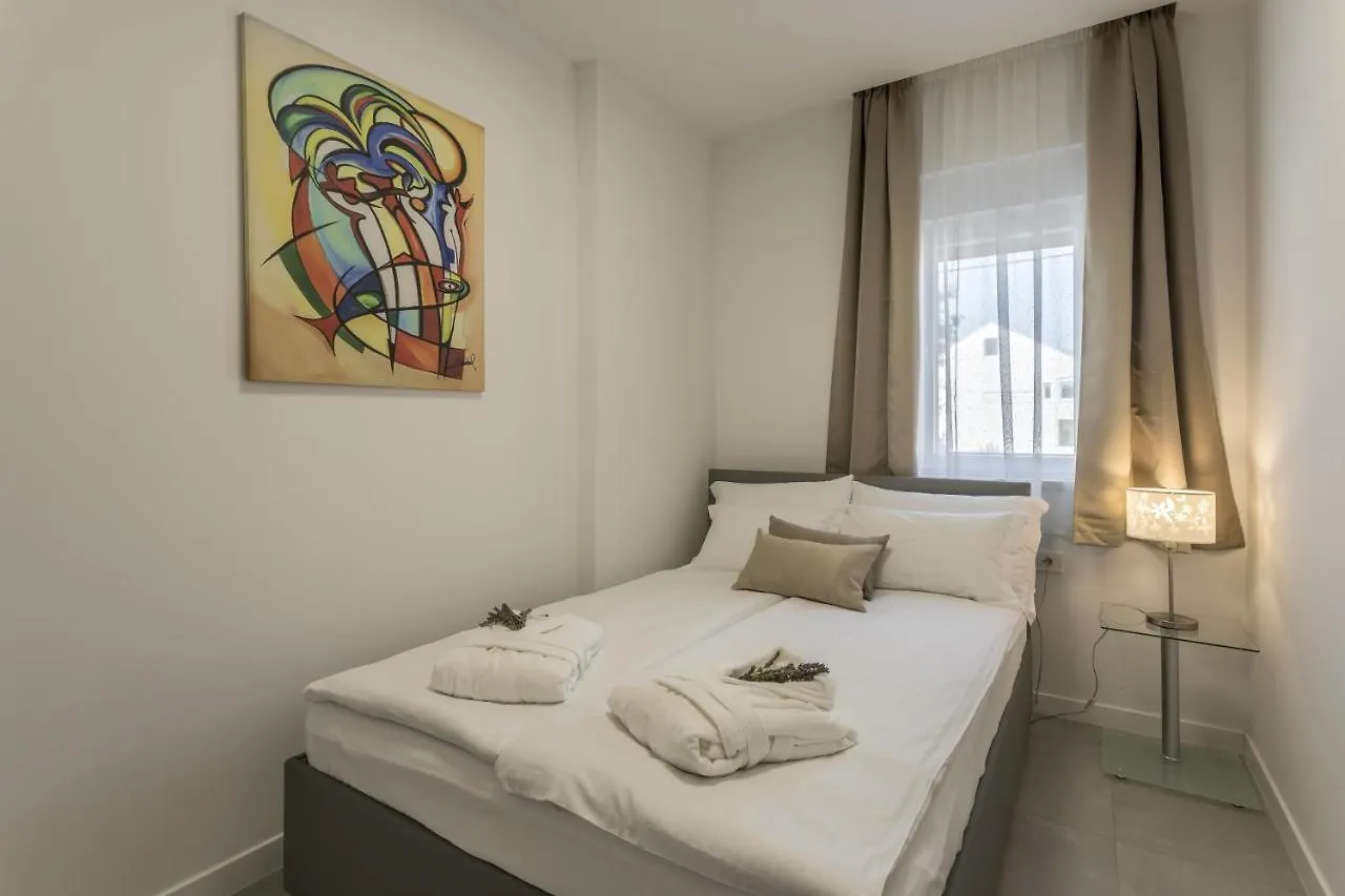 Family Friendly Apartments With A Swimming Pool Kastel Kambelovac, Kastela - 18117