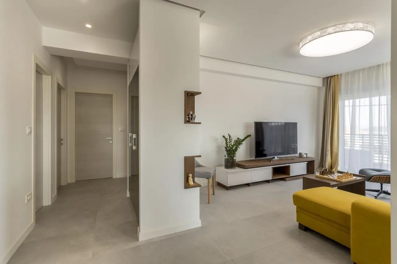 Family Friendly Apartments With A Swimming Pool Kastel Kambelovac, Kastela - 18117 Croatia