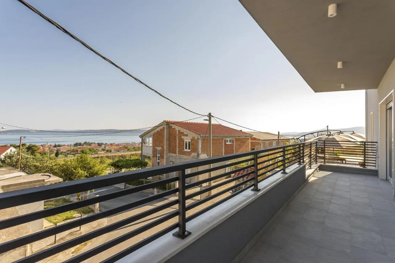 Family Friendly Apartments With A Swimming Pool Kastel Kambelovac, Kastela - 18117