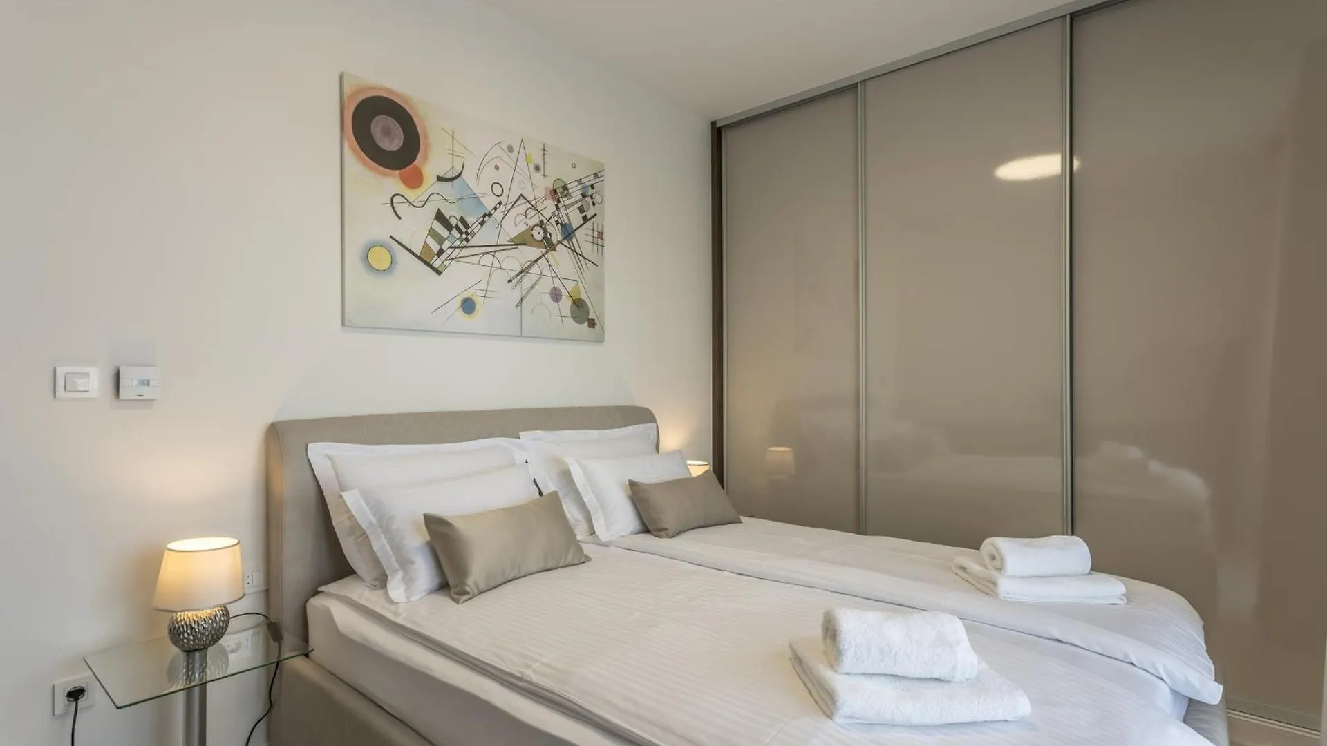 Family Friendly Apartments With A Swimming Pool Kastel Kambelovac, Kastela - 18117 0*,