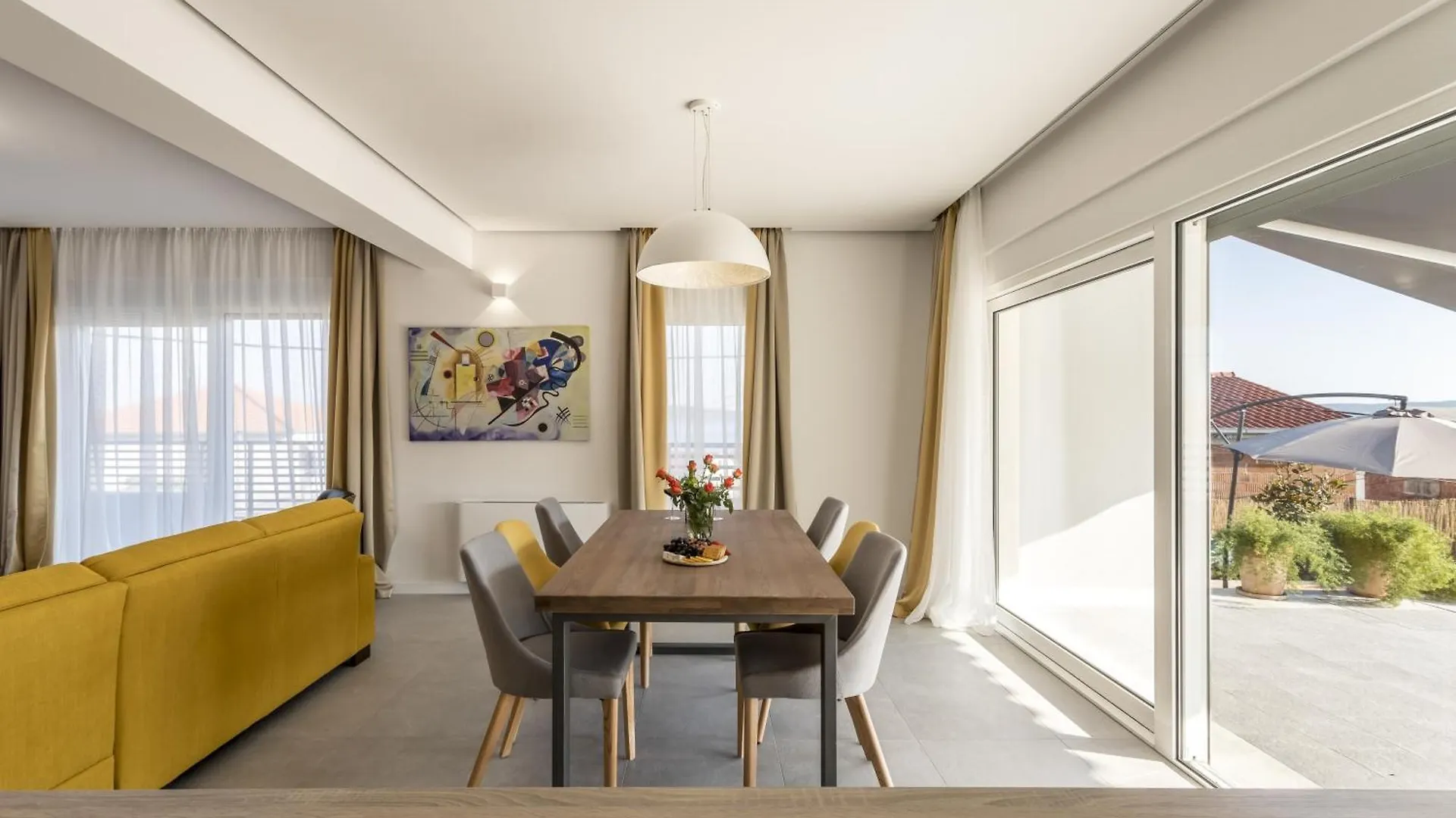 Family Friendly Apartments With A Swimming Pool Kastel Kambelovac, Kastela - 18117 Croatia
